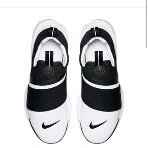 BRAND NEW Nike presto extreme